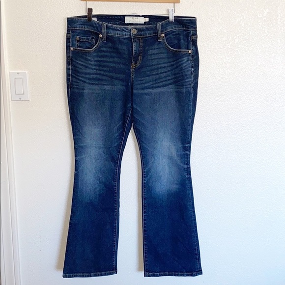 Torrid Darker Wash Slim Boot 14 Short Jeans